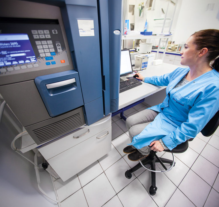 Aparatura laboratoryjna w zakładzie Mamilac
